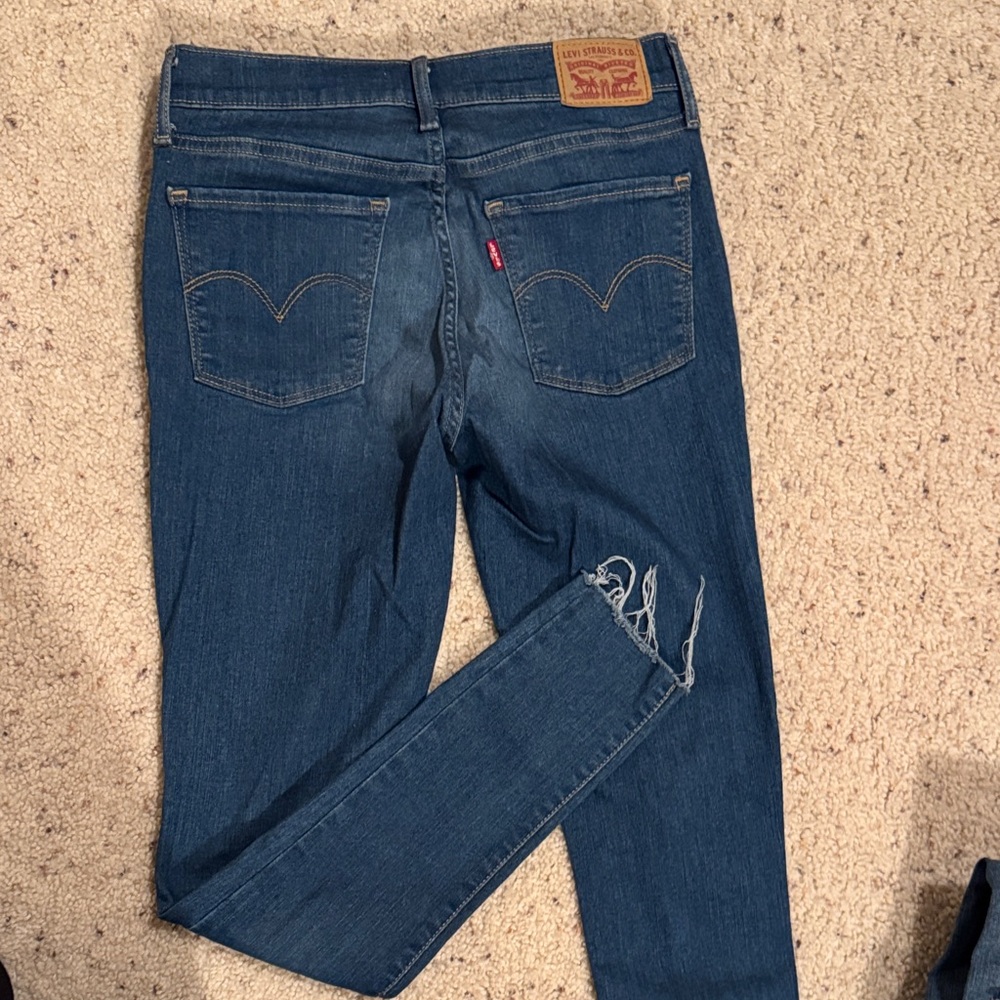 Levi's Women's Dark Blue Skinny Jeans